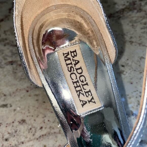 Badgley Mischka $389 Womens Size 7.5 Melaney II Silver Wedge Dress Sandals EUC - Picture 11 of 15